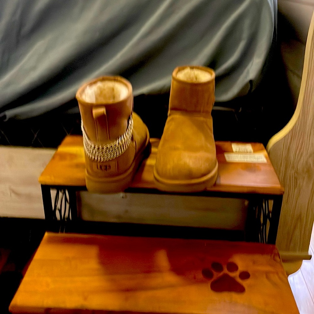 Ugg boots, brown, size 8 in women